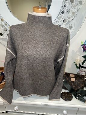 Zara Sweater 💄💋